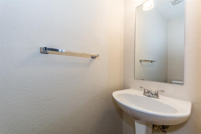 Building Photo - 8709 Stonebriar Ln