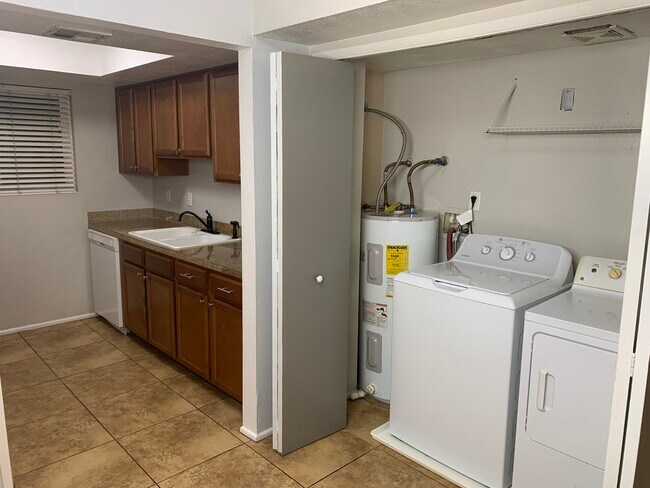 Building Photo - 11350 W Tennessee Ave