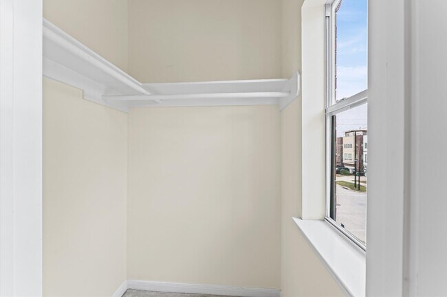 Building Photo - 2905 Crawford St