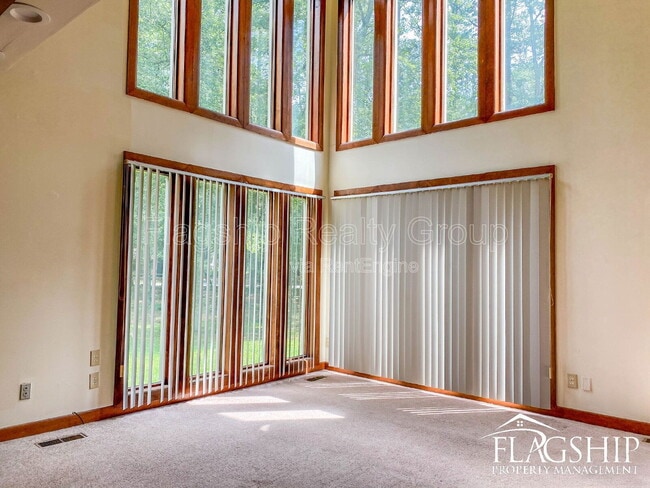 Building Photo - 1228 Forest Acres Dr