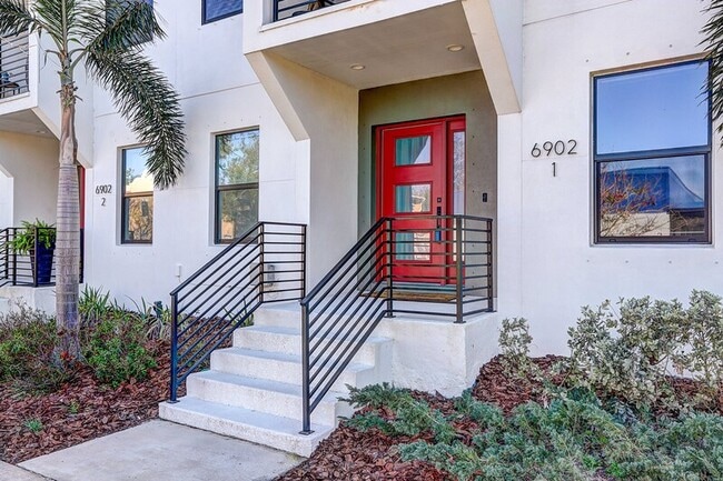 Building Photo - 6902 S MacDill Ave