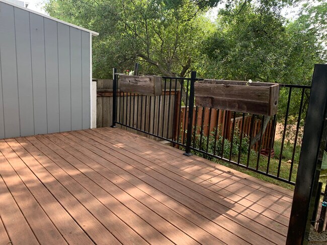 Building Photo - 3406 Bristol Ct