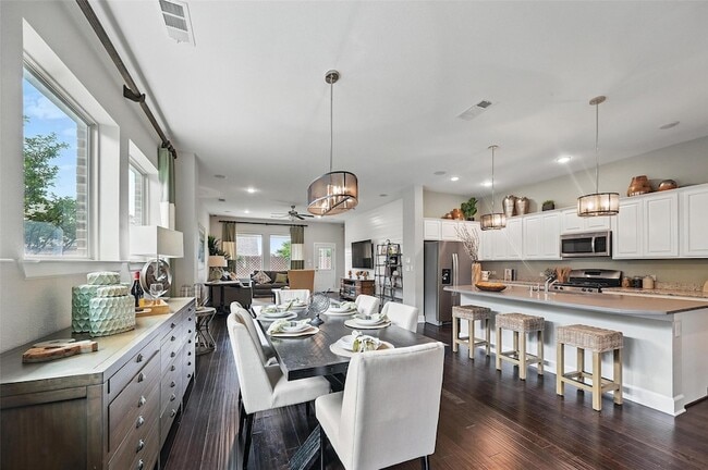 Building Photo - 1605 Cedar Crest Dr