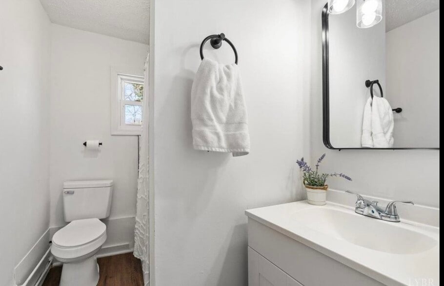 Building Photo - 1209 15th St