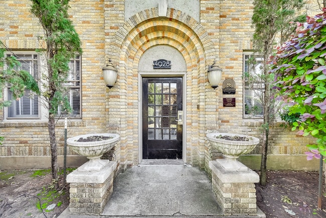 Building Photo - The Bryan Apartments