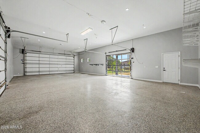 Building Photo - 2311 E Colter St