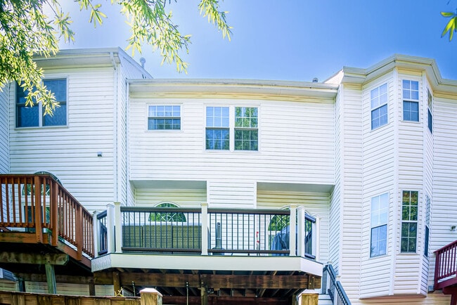 Building Photo - 21682 Kings Crossing Terrace