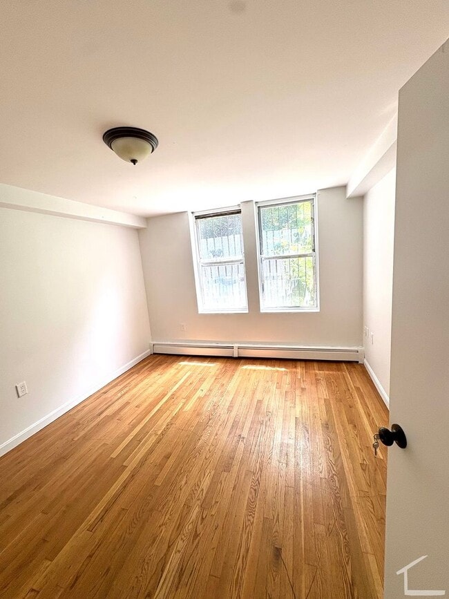 Building Photo - 2 bed in Brighton