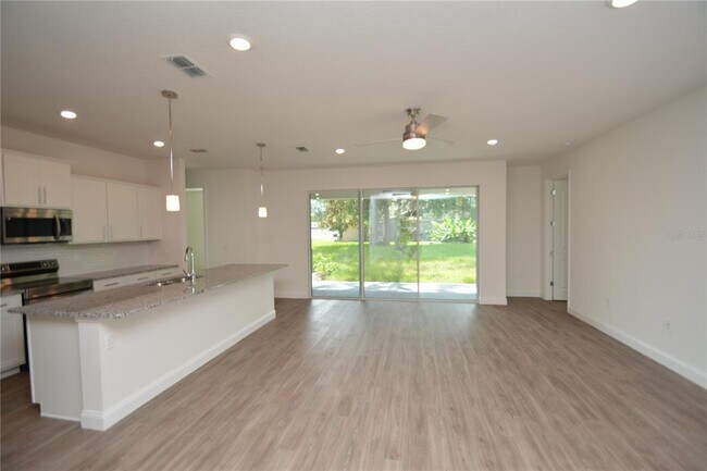 Building Photo - 102 Brittany Ln