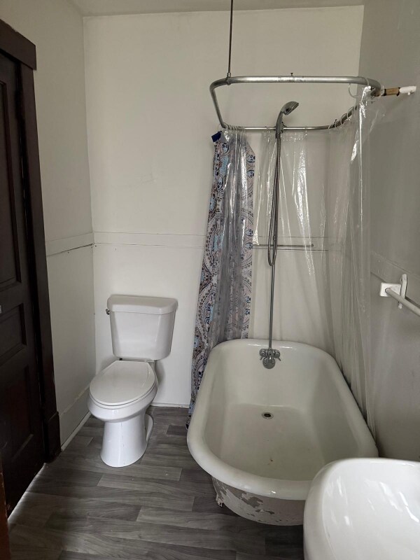 Building Photo - 447 E Silver St