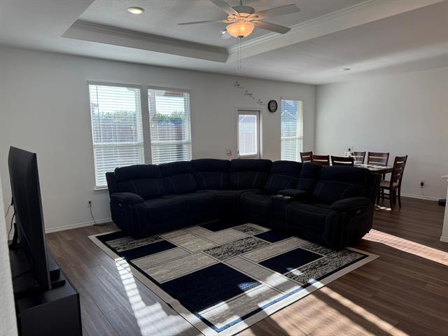 Building Photo - 713 Agarita Way