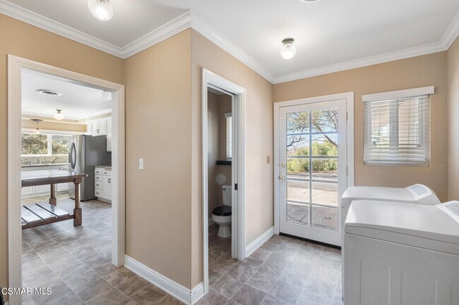 Building Photo - 167 Rimrock Rd