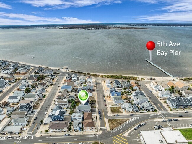 Building Photo - 111 7th Ave