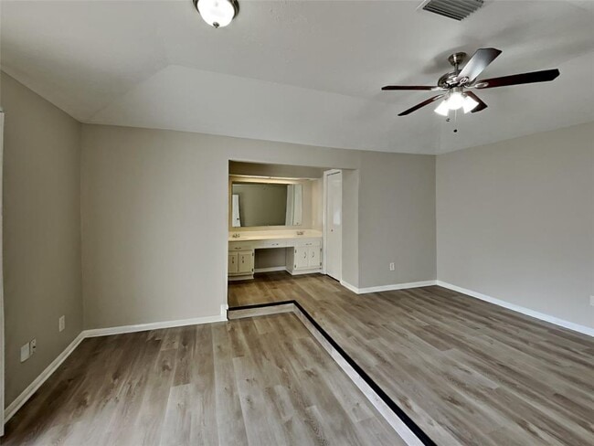 Building Photo - 16135 Deer Lick Dr