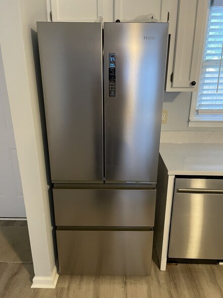 Building Photo - 415 10th Ave S