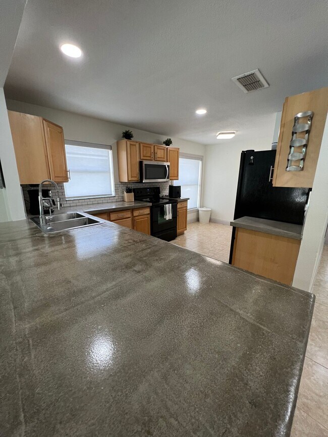 Building Photo - 5085 Warrior Ln