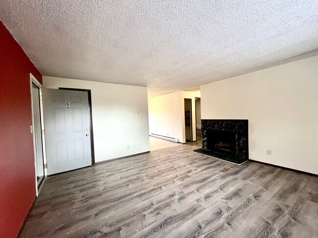 Building Photo - 5032 S 58th St