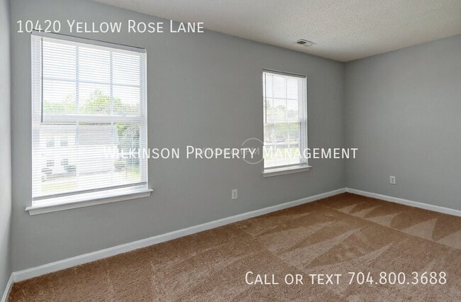 Building Photo - 10420 Yellow Rose Ln
