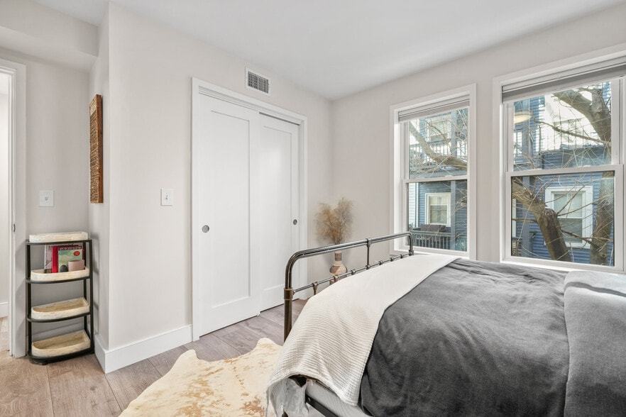 Building Photo - 16 Haynes St