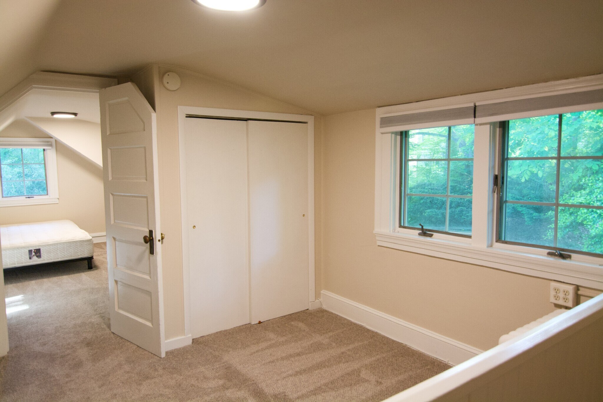 Building Photo - 327 Valley Brook Rd