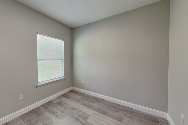 Building Photo - 3212 W Marie Dr