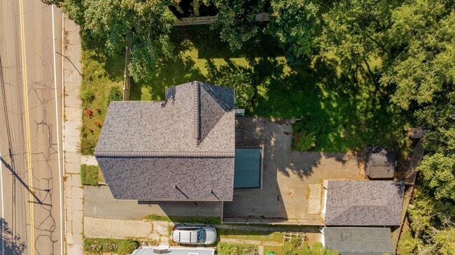 Building Photo - 87 College Ave