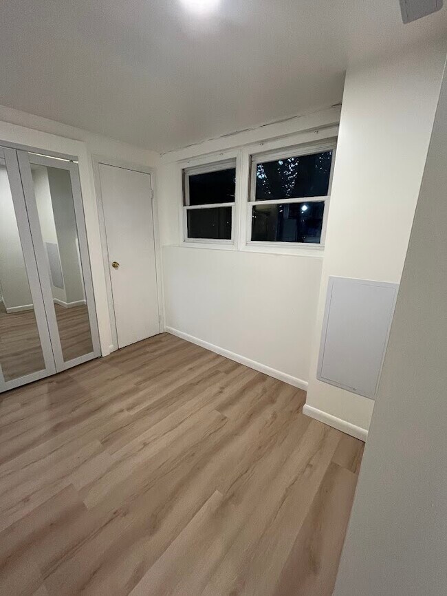 Building Photo - 9241 Pinenut Ct