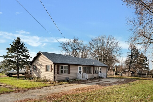 Building Photo - 303 S East St