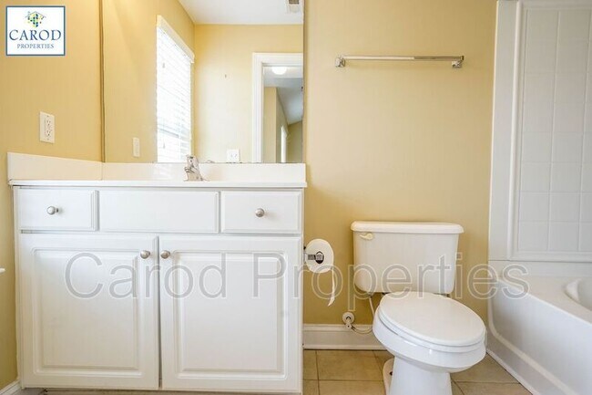 Building Photo - 6351 Park Creek Dr