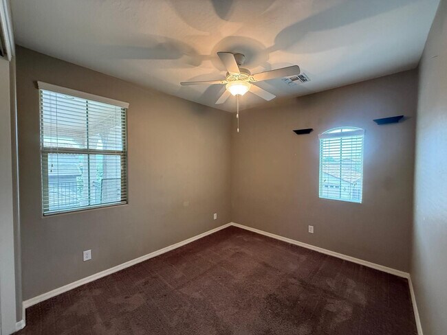 Building Photo - 287 E Kaibab Dr