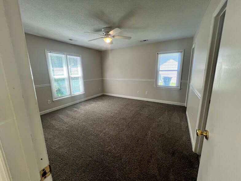 Building Photo - 4415 Bridgeport Dr