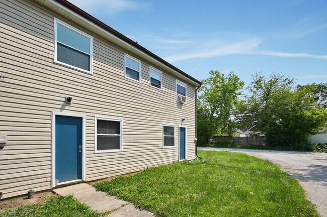 Building Photo - 2187-2193 Clarendon Ln