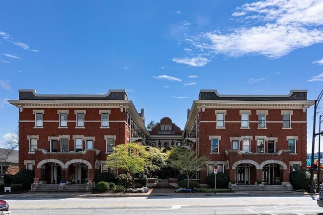 Primary Photo - Greenville, 1BD/1BD, 894SF