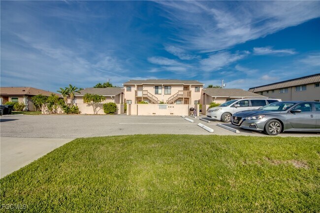 Building Photo - 4616 SE 6th Ave