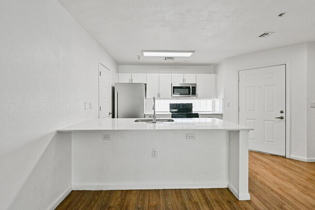 Building Photo - 3065 N 67th Ave