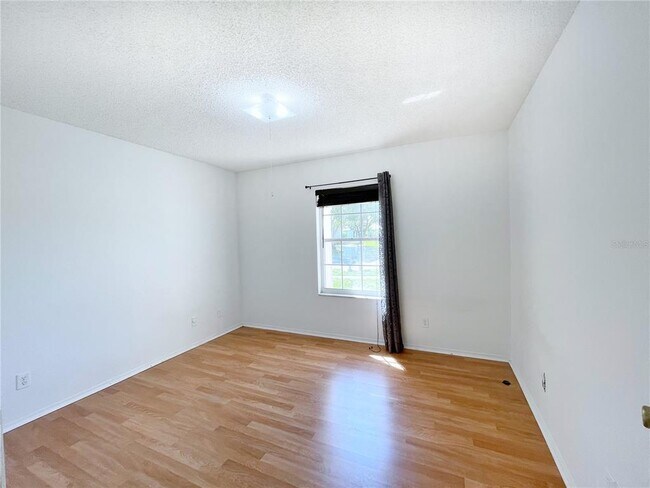 Building Photo - 12821 Lower River Blvd