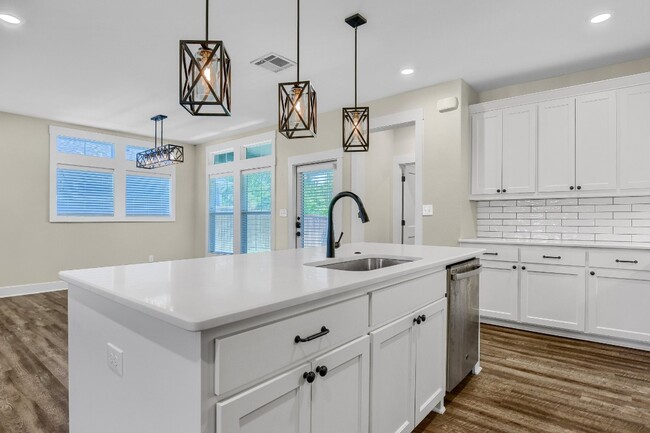 Building Photo - 412 Carneros Dr