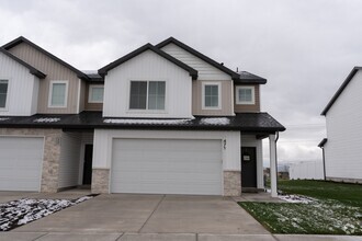 Building Photo - 471 N 300 W