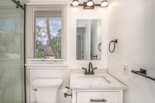 Building Photo - 2 Bedroom, 1 Bathroom Cottage in Kihei!