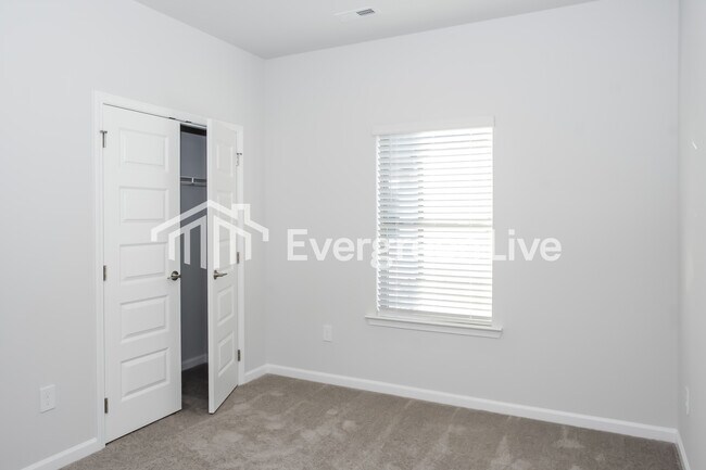 Building Photo - 312 Pond Spg Dr