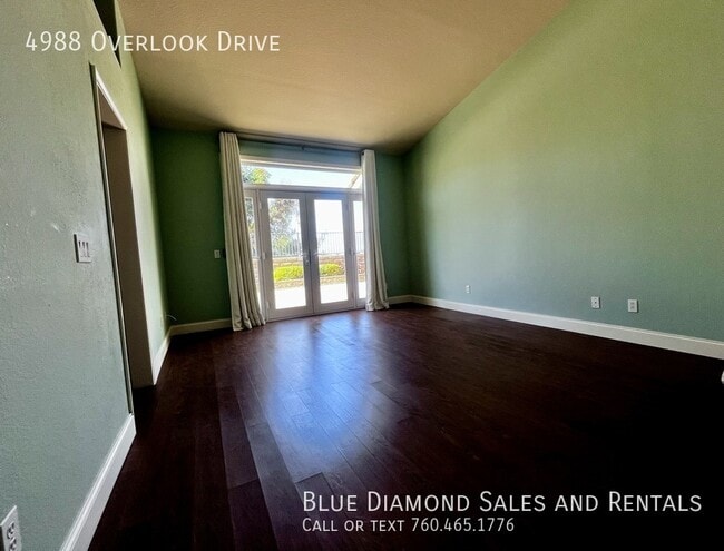 Building Photo - 4988 Overlook Dr
