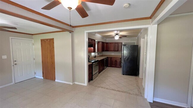 Building Photo - 804 Hillman St