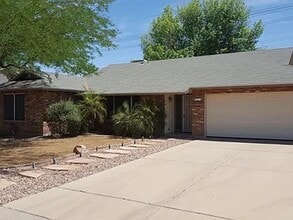 Building Photo - 921 W Naranja Ave