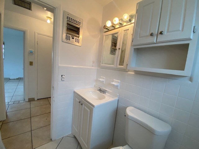 Building Photo - 2301 N 56th Ter