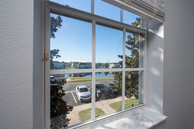 Building Photo - 2 Bedroom /2.5 bathrooms Town House. Just few minutes from Medical City.