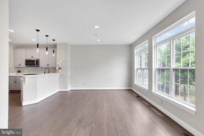 Building Photo - 9769 Northern Lakes Ln