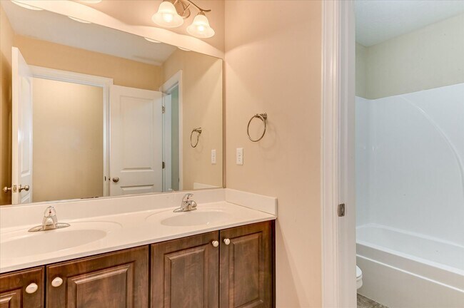 Building Photo - 835 Williford Run Dr