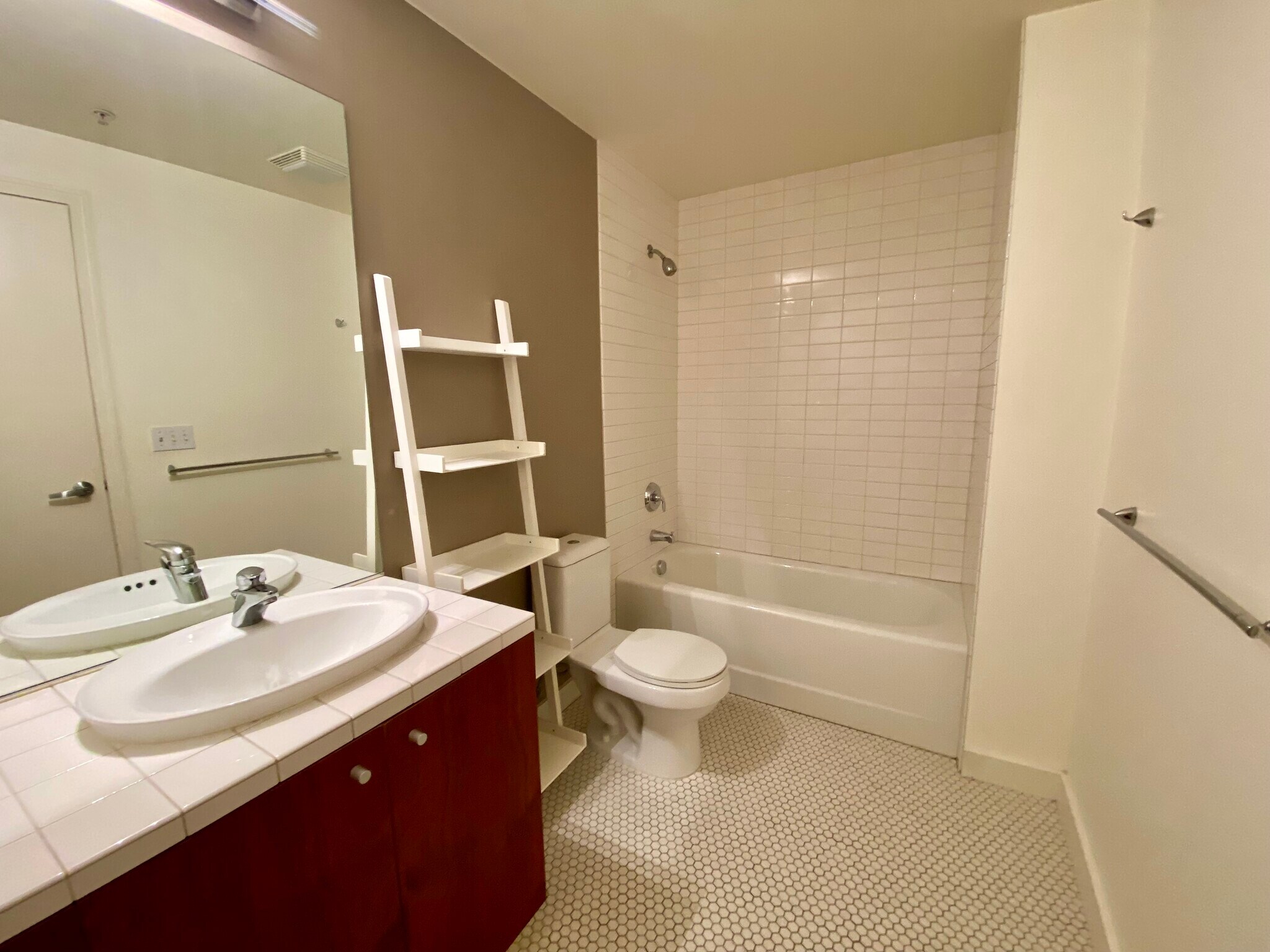 Building Photo - 1926 W Burnside St