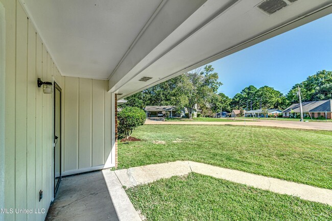 Building Photo - Beautiful 4 bedroom House at the Reservoir