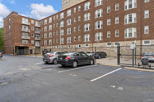 Building Photo - 5539 Pershing Ave